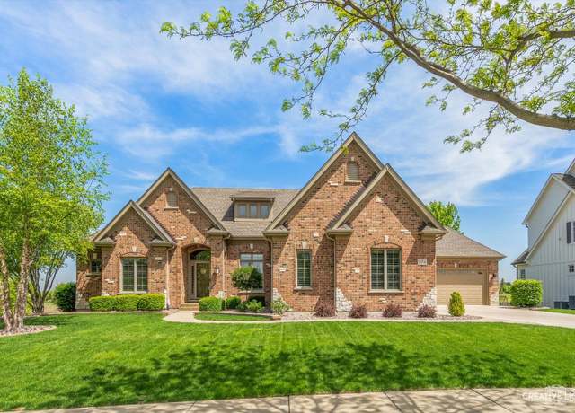 Property at 974 Chestnut Hill Ln, Sugar Grove, IL 60554, 5 beds, 3.5 baths
