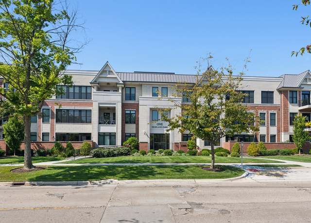 Property at 1560 Oakwood Ave #205, Highland Park, IL 60035, 3 beds, 2.5 baths