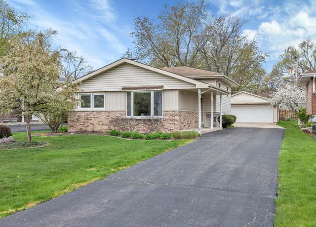 Property at 5860 Virginia Ave, Clarendon Hills, IL 60514, 3 beds, 2 baths