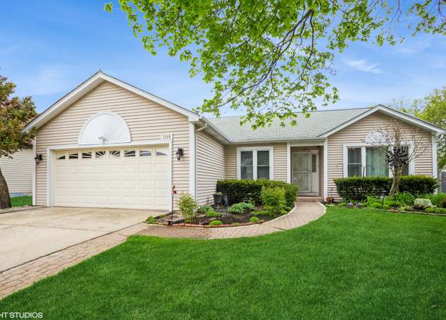 Property at 1319 President St, Glendale Heights, IL 60139, 3 beds, 3 baths