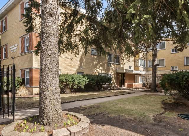 Property at 7319 N Oakley Ave Unit 3A, Chicago, IL 60645, 2 beds, 1 bath