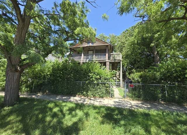 Property at 630 Belle Ct, Phoenix, IL 60426, 6 beds, 2 baths