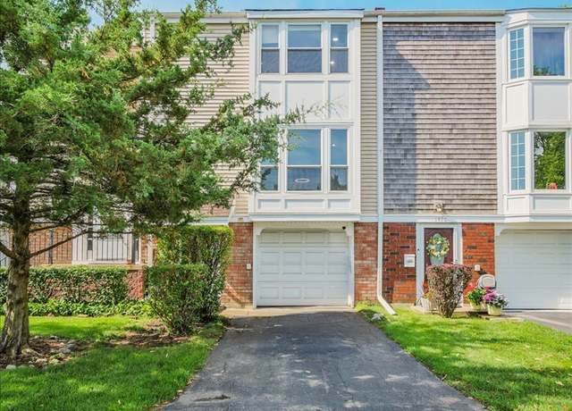 Property at 1968 Holbrook Ln, Hoffman Estates, IL 60169, 3 beds, 1.5 baths
