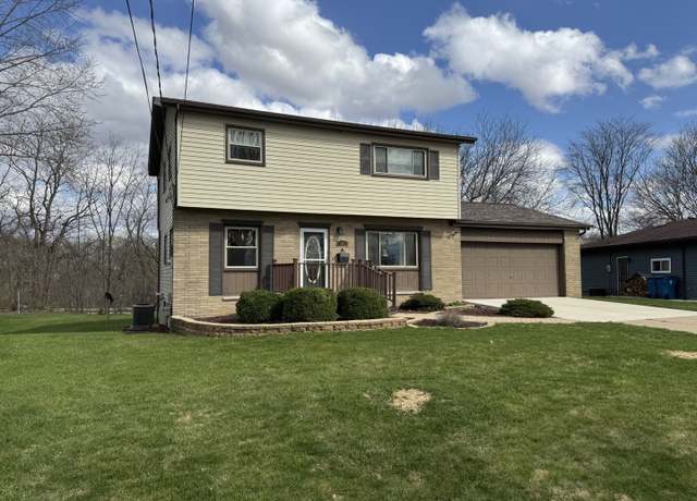 Property at 1409 Plain St, Peru, IL 61354, 4 beds, 2.5 baths