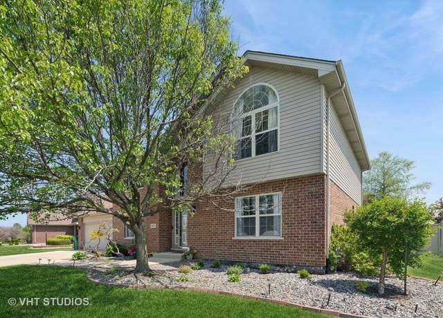 Property at 24515 Echo Ln, Manhattan, IL 60442, 4 beds, 2.5 baths