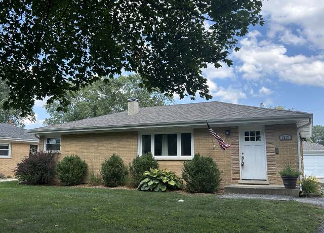 Property at 1317 N Mitchell Ave, Arlington Heights, IL 60004, 3 beds, 2 baths