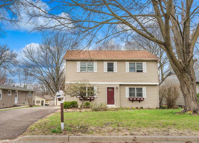 Property at 1719 S 4th Pl, St. Charles, IL 60174, 4 beds, 3 baths