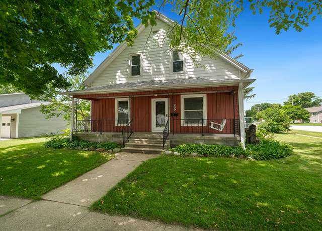 Property at 900 S 3rd St, Oregon, IL 61061, 4 beds, 2 baths