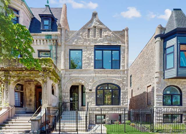 Property at 4114 S King Dr, Chicago, IL 60653, 5 beds, 3.5 baths