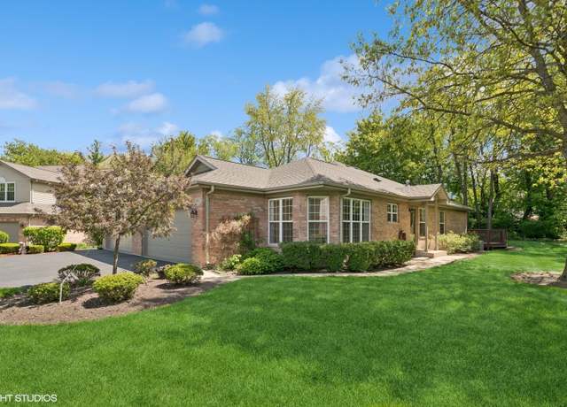 Property at 811 Rosebud Ct, Roselle, IL 60172, 3 beds, 3 baths