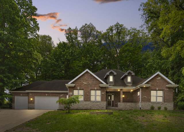 Property at 1912 Indian Trl, Kankakee, IL 60901, 4 beds, 3.5 baths