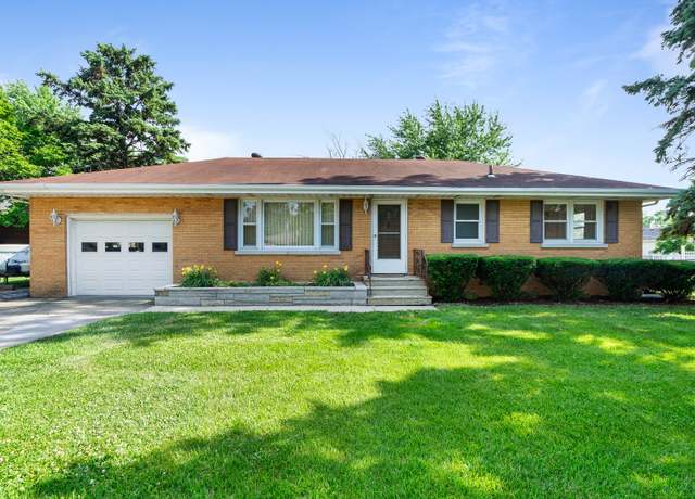 Property at 935 E 1st St, Lockport, IL 60441, 3 beds, 1 bath