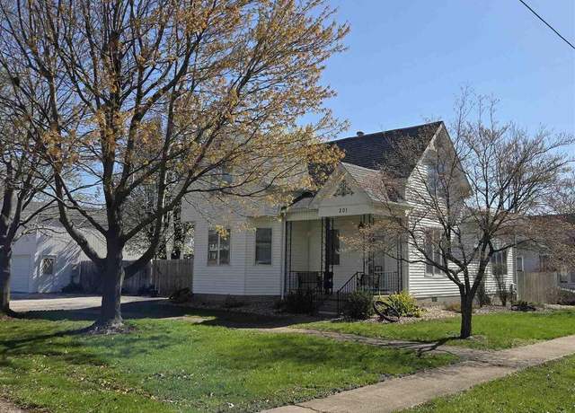 Property at 201 E Franklin, Mt. Sterling, IL 62353, 3 beds, 2.5 baths