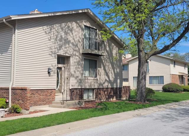 Property at 18622 Golfview Dr, Hazel Crest, IL 60429, 3 beds, 2.5 baths