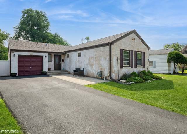 Property at 247 Tioga Ave, Bensenville, IL 60106, 3 beds, 2.5 baths