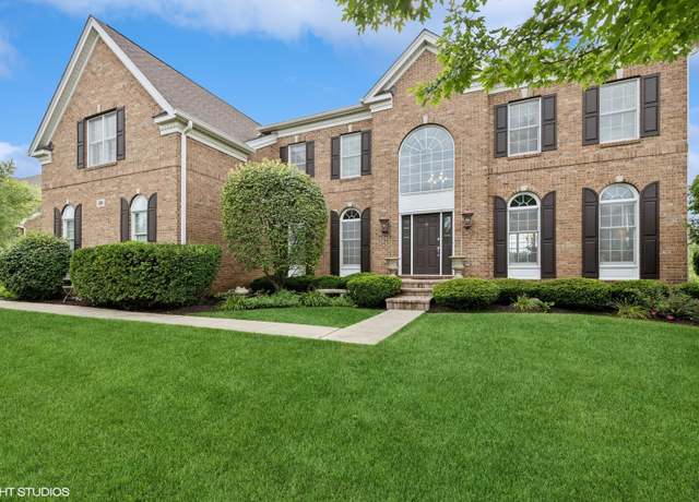 Property at 19 Tournament Dr N, Hawthorn Woods, IL 60047, 4 beds, 3.5 baths