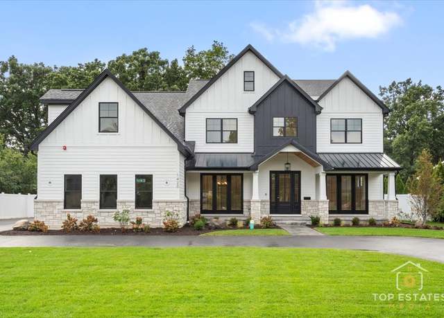 Property at 1420 Windcrest Rd, Deerfield, IL 60015, 6 beds, 5.5 baths