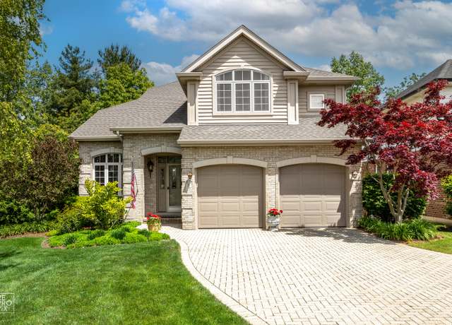 Property at 815 Emerald Ct, Willowbrook, IL 60527, 4 beds, 3.5 baths