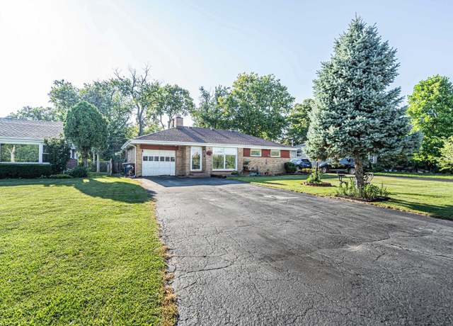 Property at 894 Parkview Ln, Des Plaines, IL 60016, 3 beds, 1.5 baths