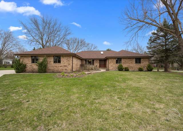 Property at 1308 Matanuska Trl, Mchenry, IL 60050, 4 beds, 3.5 baths