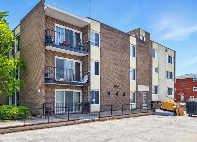 Property at 9516 S Kildare Ave Unit 3S, Oak Lawn, IL 60453, 2 beds, 1 bath