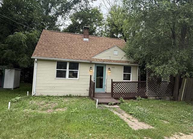 Property at 1356 Willard Ave, Rockford, IL 61101, 2 beds, 1 bath