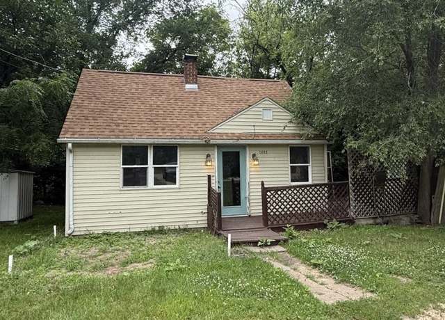 Property at 1356 Willard Ave, Rockford, IL 61101, 2 beds, 1 bath