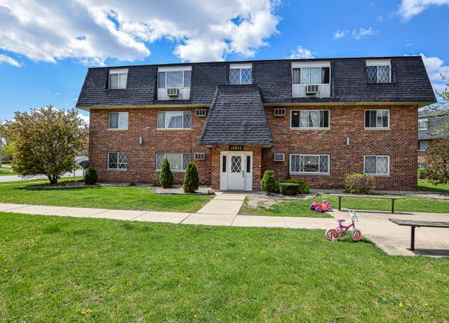 Property at 17242 71st Ct #10, Tinley Park, IL 60477, 2 beds, 1 bath