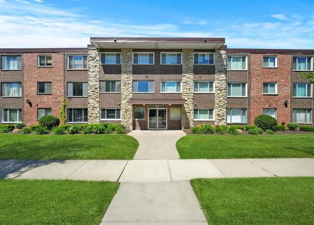 Property at 10210 Washington Ave #305, Oak Lawn, IL 60453, 2 beds, 2 baths