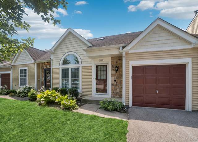 Property at 2125 Teton Pkwy, Algonquin, IL 60102, 2 beds, 2 baths