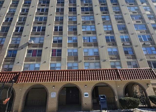 Property at 4300 W Ford City Dr #1301, Chicago, IL 60652, 2 beds, 2 baths