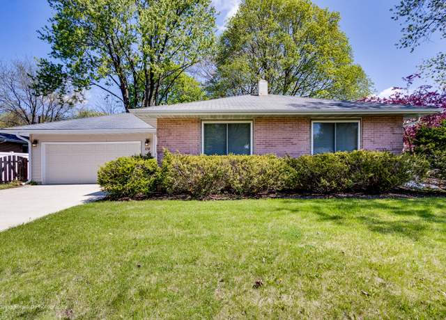 Property at 119 Ridge Dr, Dekalb, IL 60115, 3 beds, 2 baths