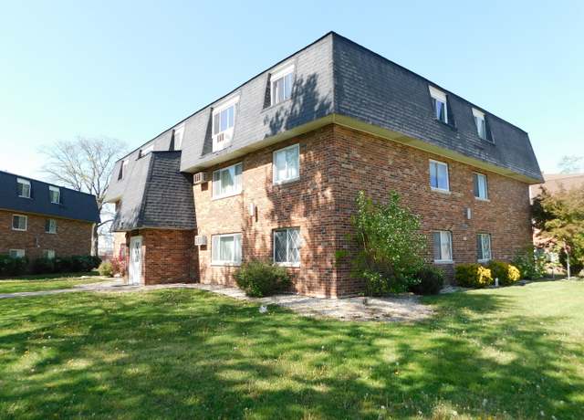 Property at 17242 71st Ct #4, Tinley Park, IL 60477, 1 bed, 1 bath
