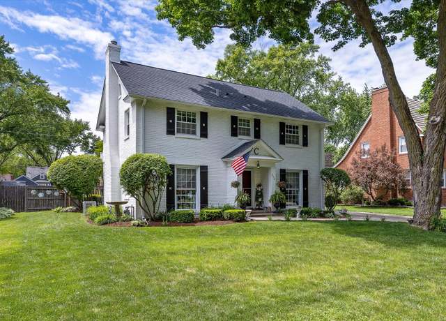 Property at 233 S Elmwood Dr, Aurora, IL 60506, 3 beds, 2.5 baths
