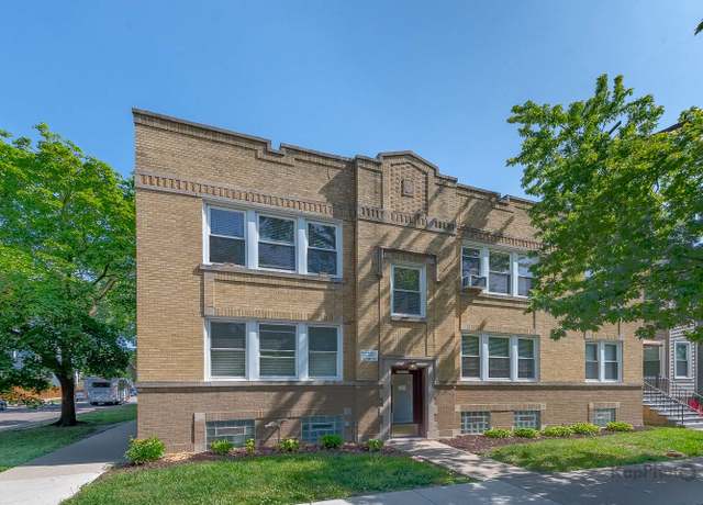 Property at 4860 W Byron St, Chicago, IL 60641, 14 beds, 8 baths