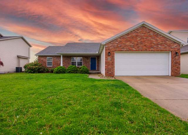 Property at 21 Cashel Dr, Bloomington, IL 61704, 3 beds, 2 baths