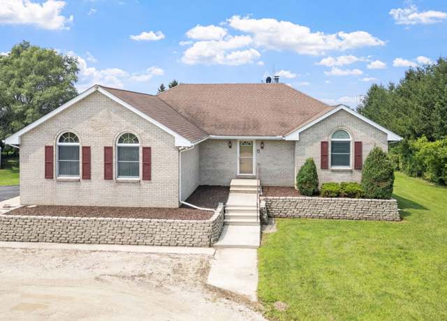 Property at 10085 N Mclinden Rd, Minooka, IL 60447, 3 beds, 4 baths