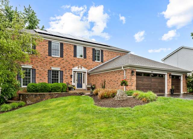 Property at 661 Regal Ln, Algonquin, IL 60102, 5 beds, 3.5 baths