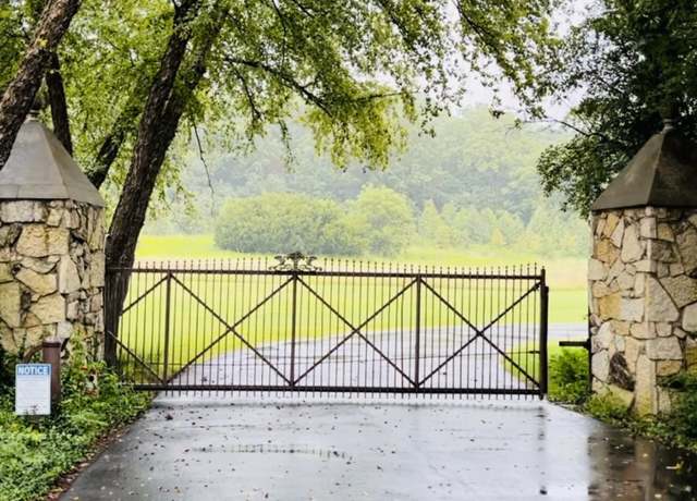 Property at 1104 S Valley Hill Rd, Woodstock, IL 60098