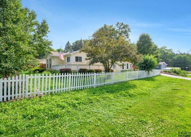 Property at 3013 Walnut Dr, Wonder Lake, IL 60097, 3 beds, 2 baths