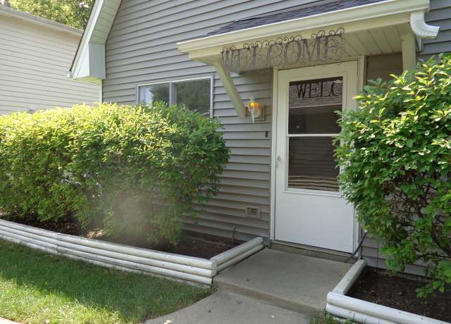 Property at 614 Kamiah Ct, Carol Stream, IL 60188, 3 beds, 2 baths
