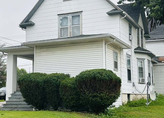 Property at 309 W Pleasant St, Freeport, IL 61032, 2 beds, 3 baths