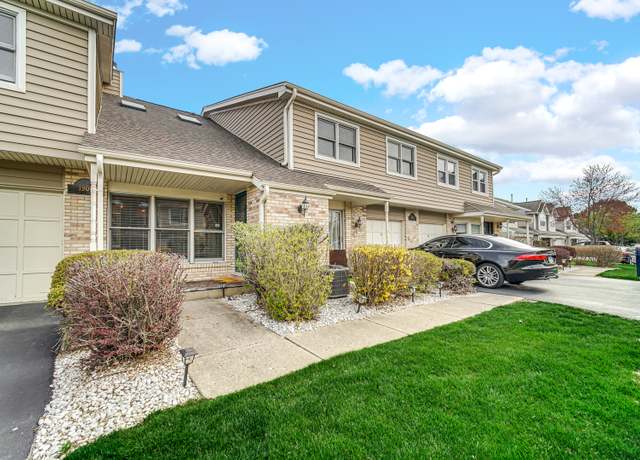 Property at 1900 Wisteria Ct #5, Naperville, IL 60565, 2 beds, 2.5 baths