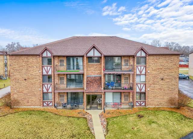 Property at 17525 71st Ct Unit 3C, Tinley Park, IL 60477, 2 beds, 2 baths