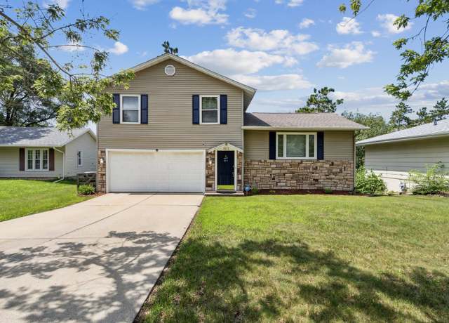 Property at 3113 Bavarian Ln, Rockford, IL 61109, 3 beds, 2 baths