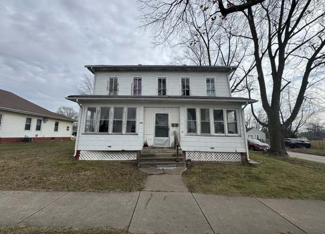 Property at 214 S Main St, Abingdon, IL 61410, 5 beds, 1.5 baths