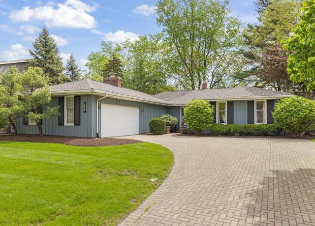 Property at 228 Pembroke Rd, Naperville, IL 60540, 3 beds, 2 baths