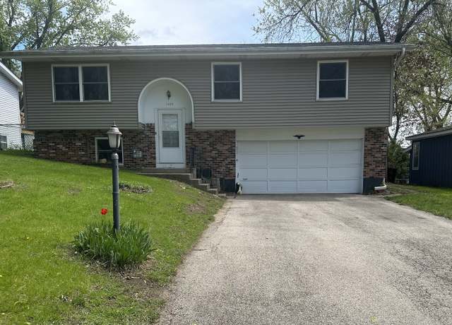 Property at 1308 Adams Dr, Lake In The Hills, IL 60156, 3 beds, 2 baths