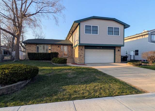 Property at 1474 Haar Ln, Elk Grove Village, IL 60007, 5 beds, 3.5 baths