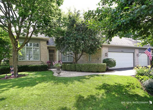 Property at 1904 Halifax St, Libertyville, IL 60048, 5 beds, 4 baths